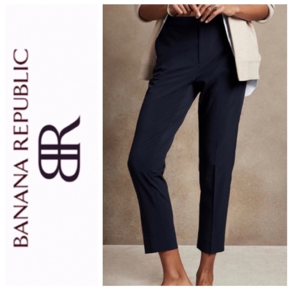 Navy blue capri length pants from Banana Republic